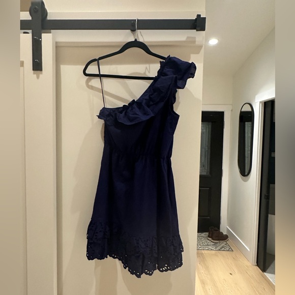 Size 6 NAVY ONE SHOULDER DRESS WITH RUFFLES. - Picture 5 of 5